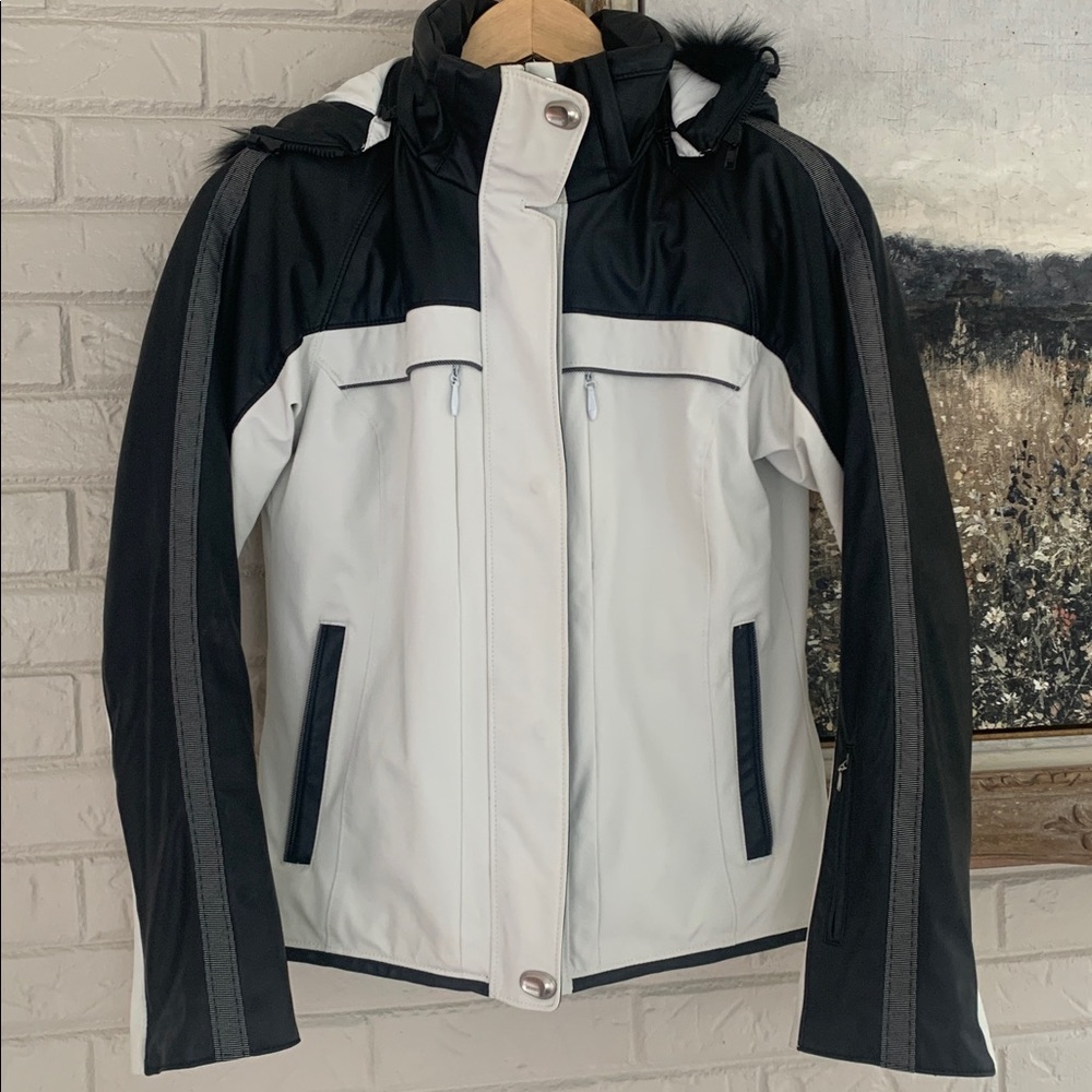 Women's Descente Black and White Ski Jacket
